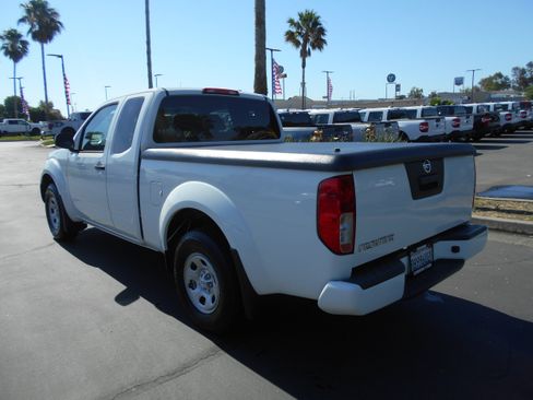 Used 2019 Nissan Frontier S RWD image 8