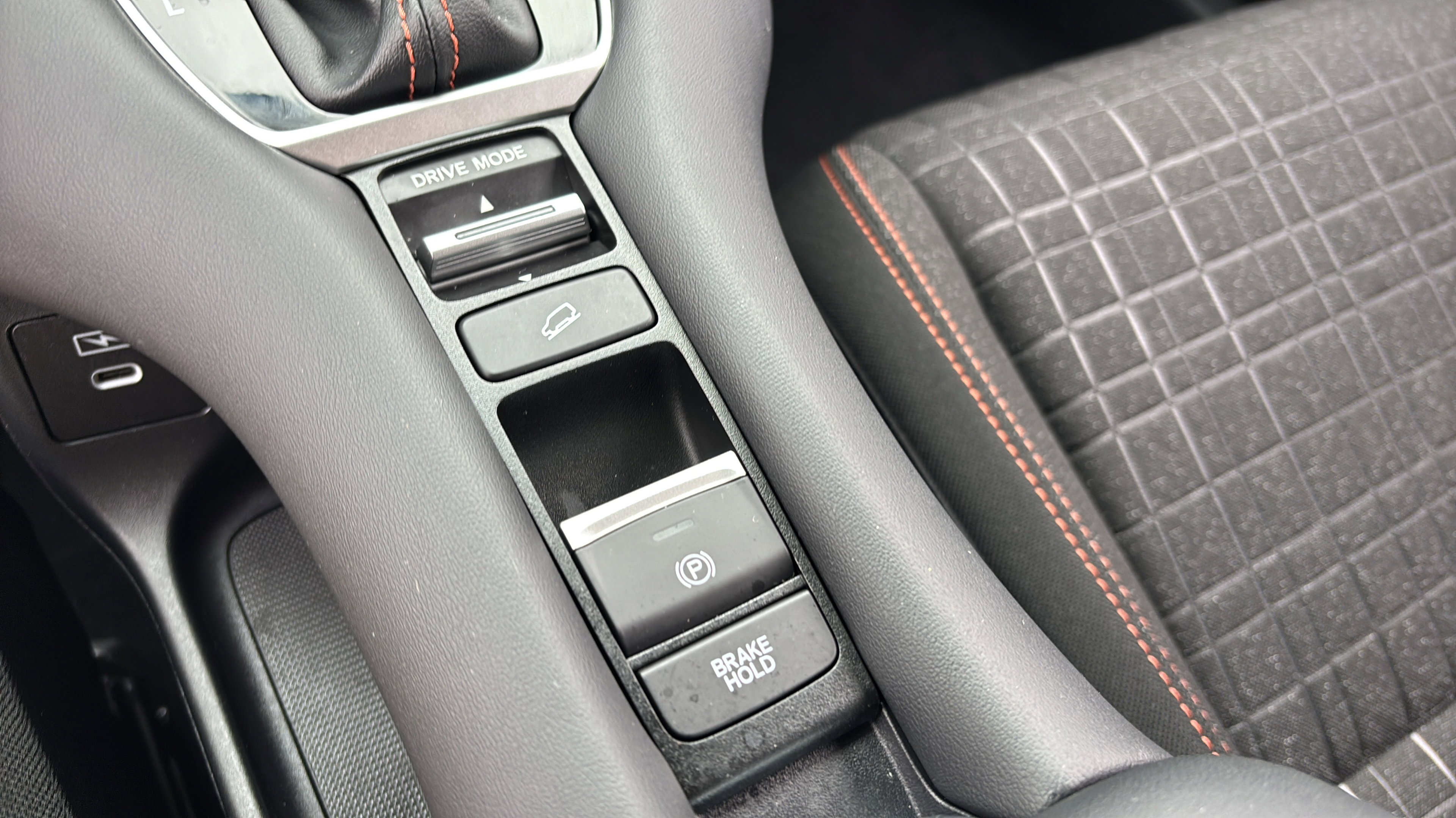 Certified 2024 Honda HR-V Sport image 24
