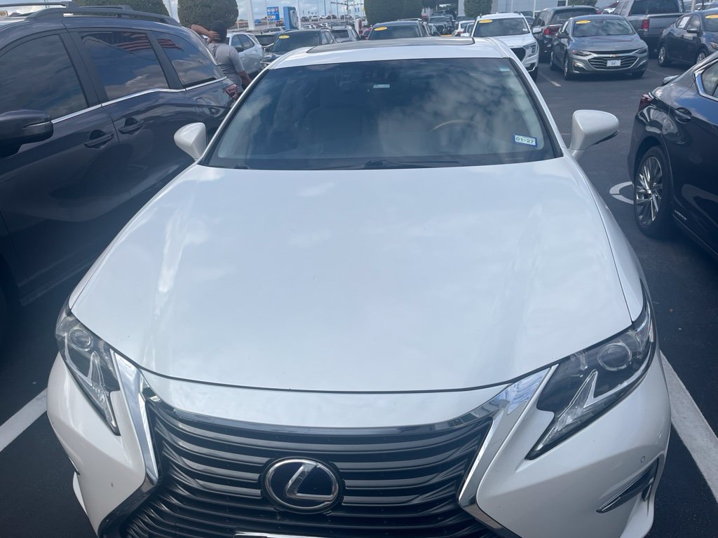 Used 2016 Lexus ES 300h w/ Premium Package w/Wood Trim FWD image 2