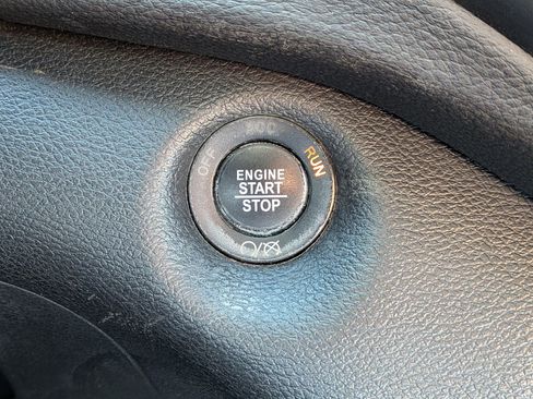 Used 2020 Jeep Cherokee Latitude Plus w/ Cold Weather Group image 26