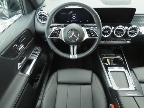 Certified 2025 Mercedes-Benz GLB 250 image 10