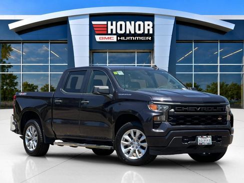 Used 2022 Chevrolet Silverado 1500 Custom AWD/4WD image 2