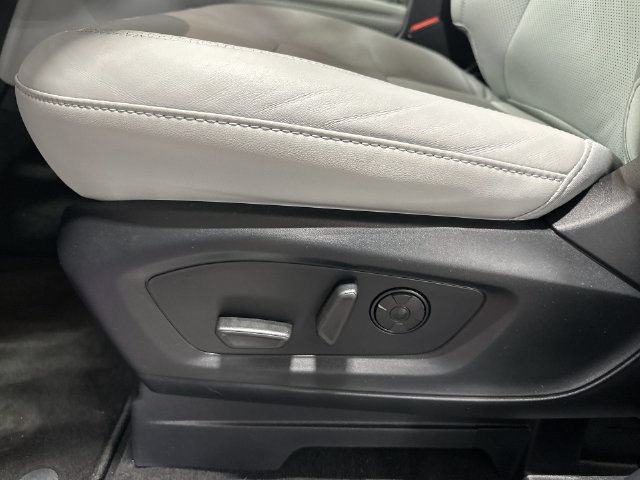 Used 2026 Ford Explorer Platinum w/ LUX Leather Package AWD/4WD image 18
