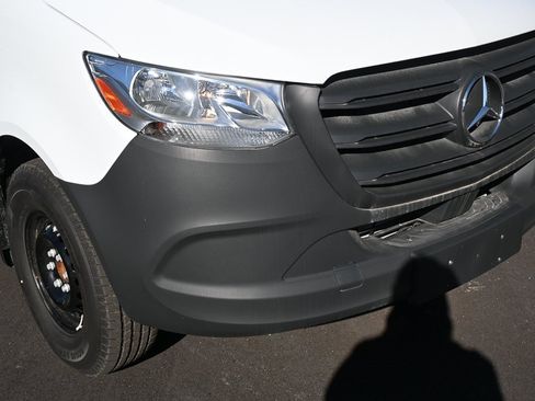 Used 2025 Mercedes-Benz Sprinter 2500 image 32