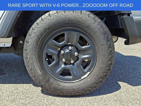 Used 2024 Jeep Wrangler Unlimited Sport AWD/4WD image 8
