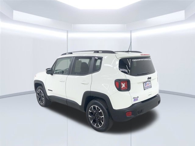 Used 2023 Jeep Renegade Latitude AWD/4WD image 3