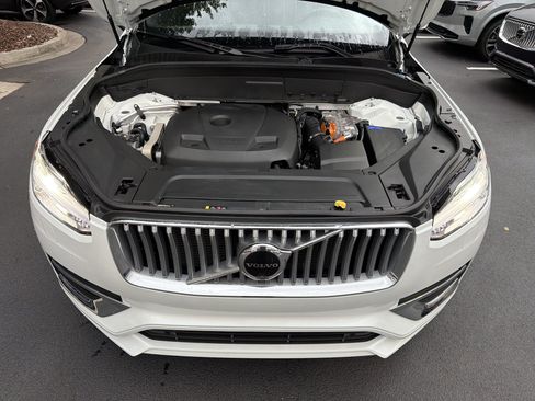 Certified 2024 Volvo XC90 T8 Plus w/ Protection Package Premier AWD/4WD image 36
