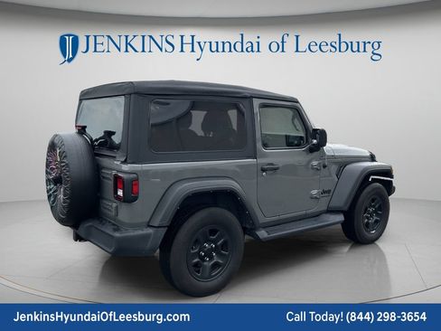 Used 2022 Jeep Wrangler Sport AWD/4WD image 5
