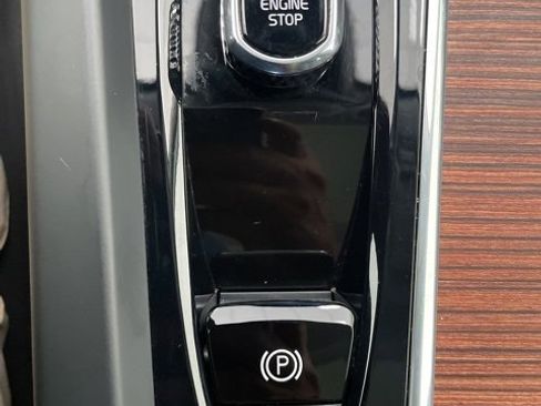 Certified 2023 Volvo XC60 B5 Plus image 22