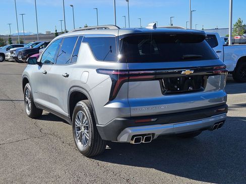 Used 2026 Chevrolet Traverse LT w/ Driver Confidence Package AWD/4WD image 5