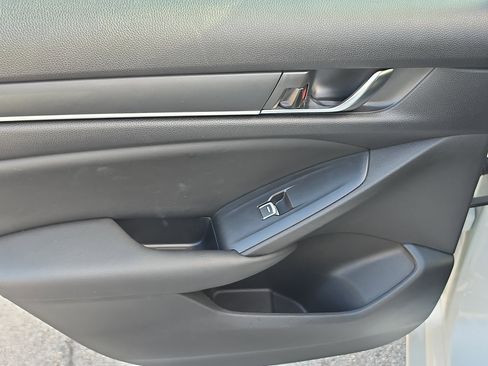 Certified 2021 Honda Accord LX image 9