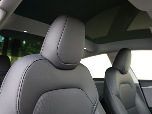 Used 2025 Tesla Model 3 Long Range RWD image 29