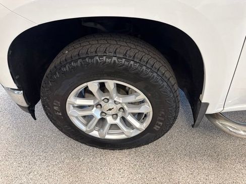 Certified 2021 Chevrolet Silverado 1500 LT w/ Z71 Off-Road Package AWD/4WD image 11