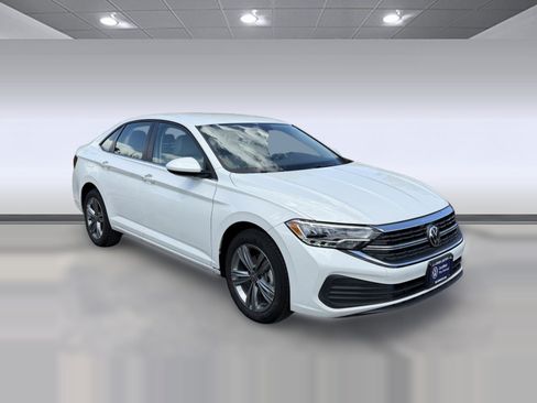 Used 2024 Volkswagen Jetta SE FWD image 7