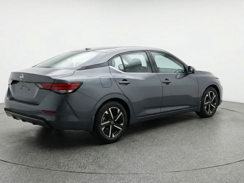 Used 2025 Nissan Sentra SV image 9