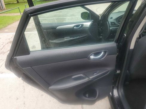 Used 2019 Nissan Sentra S image 18