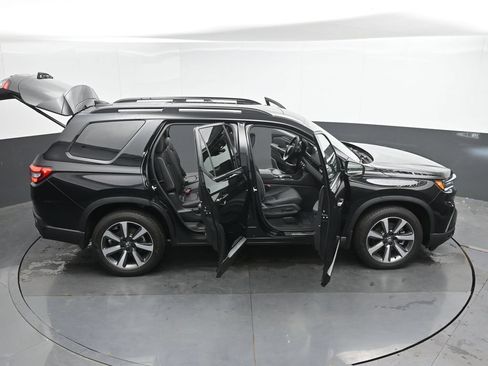 Used 2025 Honda Pilot Elite image 50