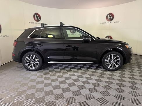 Used 2021 Audi Q5 2.0T Premium w/ Convenience Package image 9
