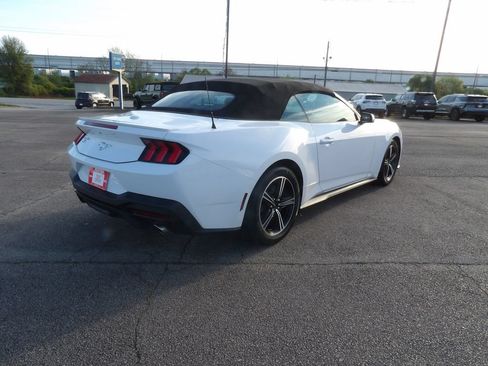 Used 2025 Ford Mustang Premium RWD image 9