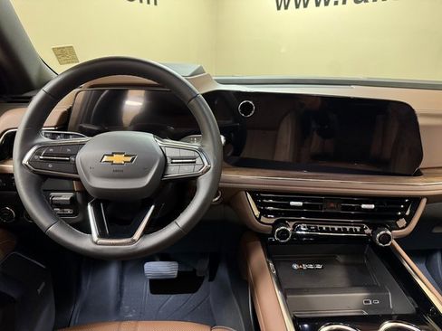 Used 2026 Chevrolet Suburban High Country image 10