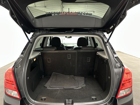 Used 2020 Chevrolet Trax LS w/ Tint and Cruise Package FWD image 12