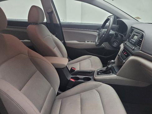 Used 2018 Hyundai Elantra SE FWD image 21