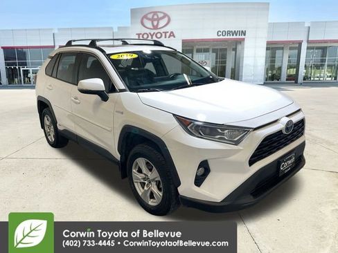 Used 2019 Toyota RAV4 XLE image 1