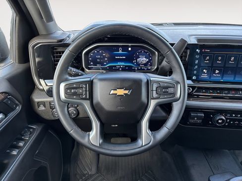 Used 2023 Chevrolet Silverado 1500 LT AWD/4WD image 14