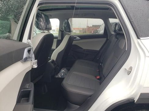 New 2026 Volkswagen Taos SE AWD/4WD image 7