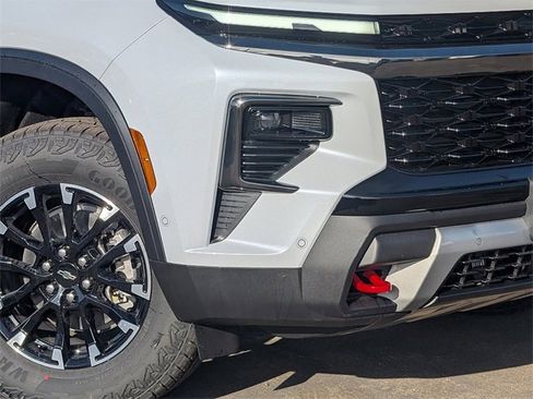 New 2026 Chevrolet Traverse Z71 w/ Enhanced Driving Package image 3