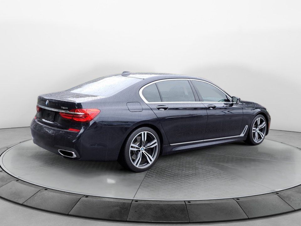 Used 2016 BMW 750i RWD image 7