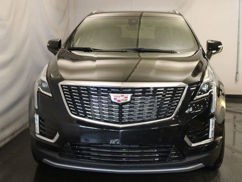 Certified 2025 Cadillac XT5 Premium Luxury w/ Technology Package AWD/4WD image 3