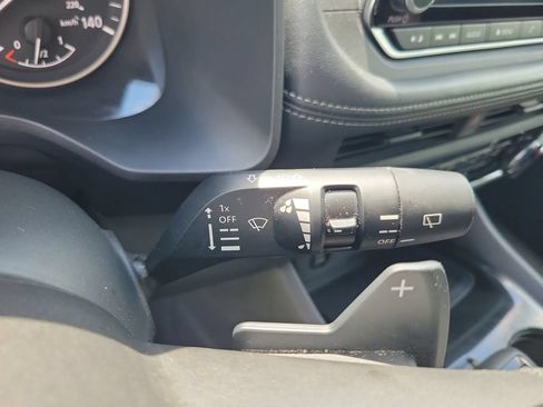Used 2024 Nissan Rogue S FWD image 27