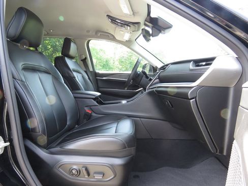 Used 2023 Jeep Grand Cherokee Limited AWD/4WD image 13