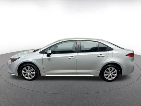 Used 2025 Toyota Corolla LE image 11