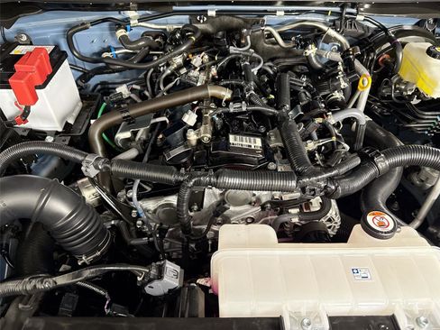 Certified 2025 Toyota 4Runner SR5 AWD/4WD image 40
