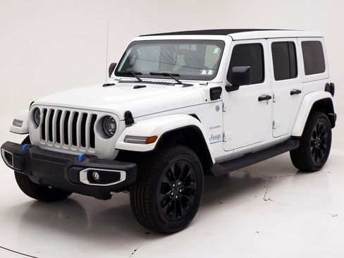 Used 2023 Jeep Wrangler Unlimited Sahara w/ Cold Weather Group AWD/4WD image 2