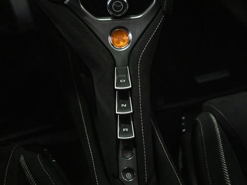 Used 2026 McLaren 750S Spider RWD image 37