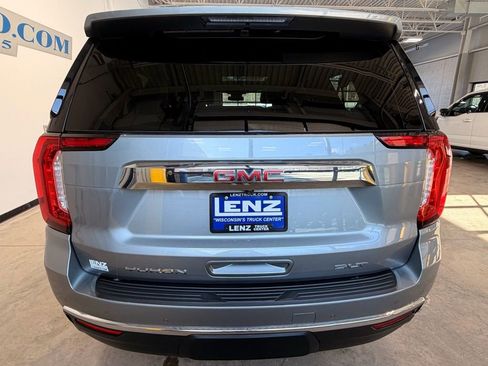 Used 2023 GMC Yukon XL SLT w/ SLT Premium Package image 6