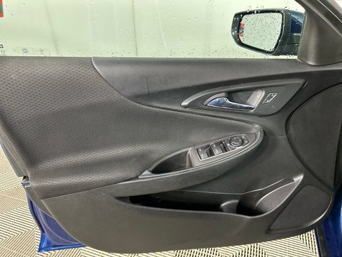 Used 2019 Chevrolet Malibu LT FWD image 11