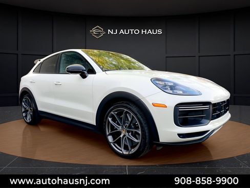 Used 2023 Porsche Cayenne Turbo GT AWD/4WD image 1
