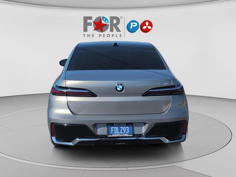 Used 2023 BMW 740i RWD image 3