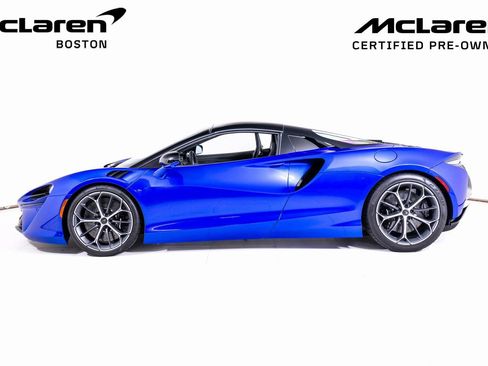 Used 2025 McLaren Artura Spider RWD image 3