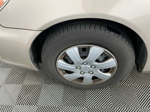 Used 2004 Toyota Camry LE image 9