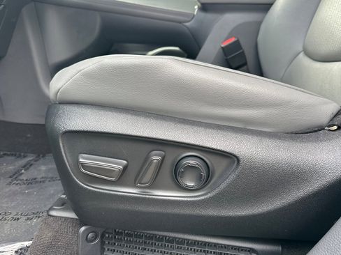 Used 2023 Toyota Sienna XLE image 13