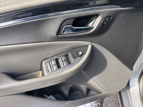 Used 2018 Chevrolet Impala LT image 12