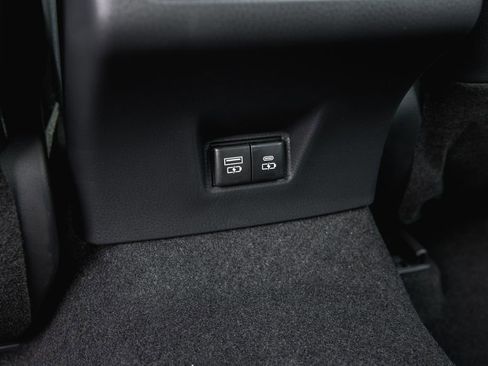 Used 2026 Toyota Camry SE image 29