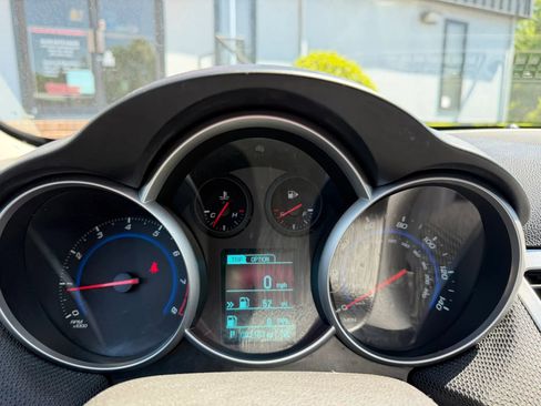 Used 2016 Chevrolet Cruze LT image 17