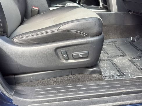 Used 2017 Toyota 4Runner SR5 Premium RWD image 16