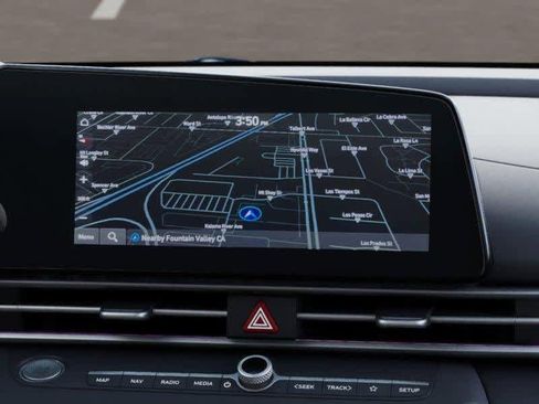 Certified 2025 Hyundai Elantra Limited FWD image 13